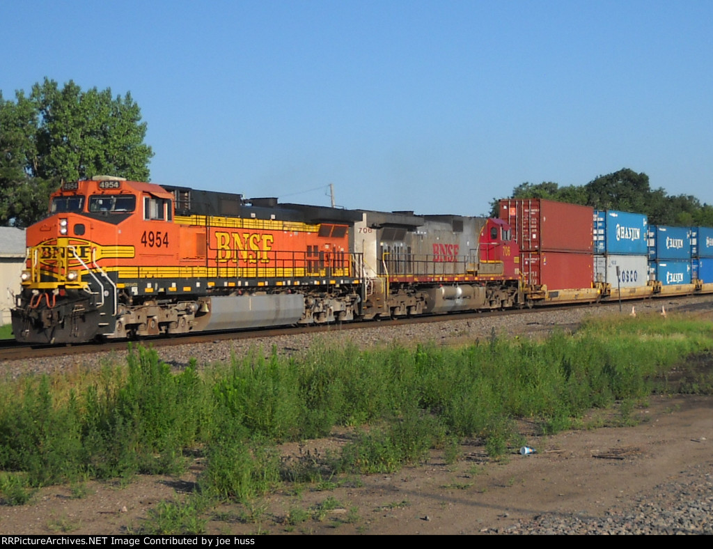 BNSF 4954 East